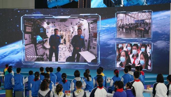 外国网友热议中国空间站一杯水？航天专家释疑