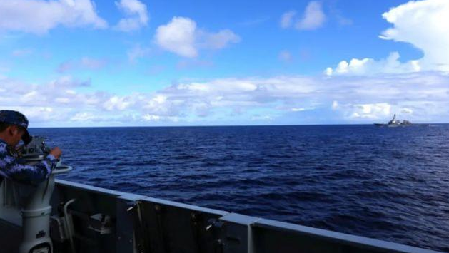 美舰擅闯中国西沙领海，南部战区：跟踪监视并予以警告驱离