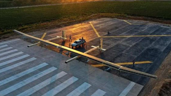 国产大型太阳能无人机首飞成功！
