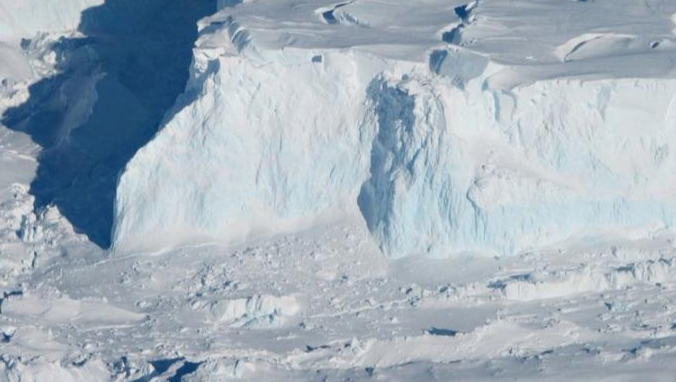 南极“末日冰川”融化速度加倍，恐将导致海平面上升3米